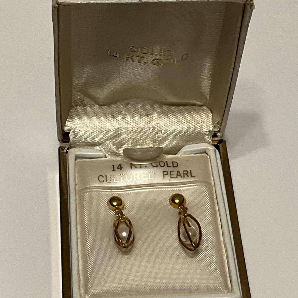 14kt Yellow Gold Teardrop Caged Cultured Pearl Post Earrings